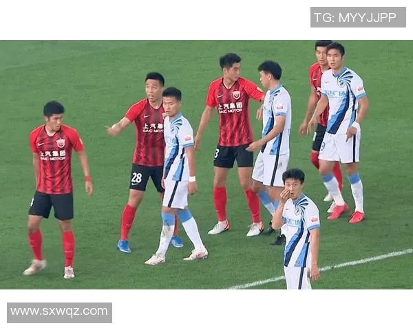 李申圆精彩表现助力球队成功拦截武汉三镇展现出色防守能力与团队合作精神