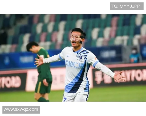 中超赛场精彩瞬间林良铭抽射破门展现球技与激情 中超赛场精彩瞬间林良铭抽射破门展现球技与激情