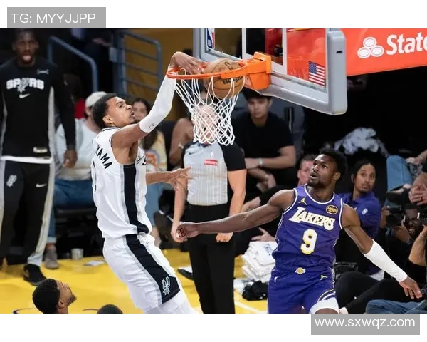 湖人再胜马刺，詹皇再现神迹帮助球队斩获三连胜